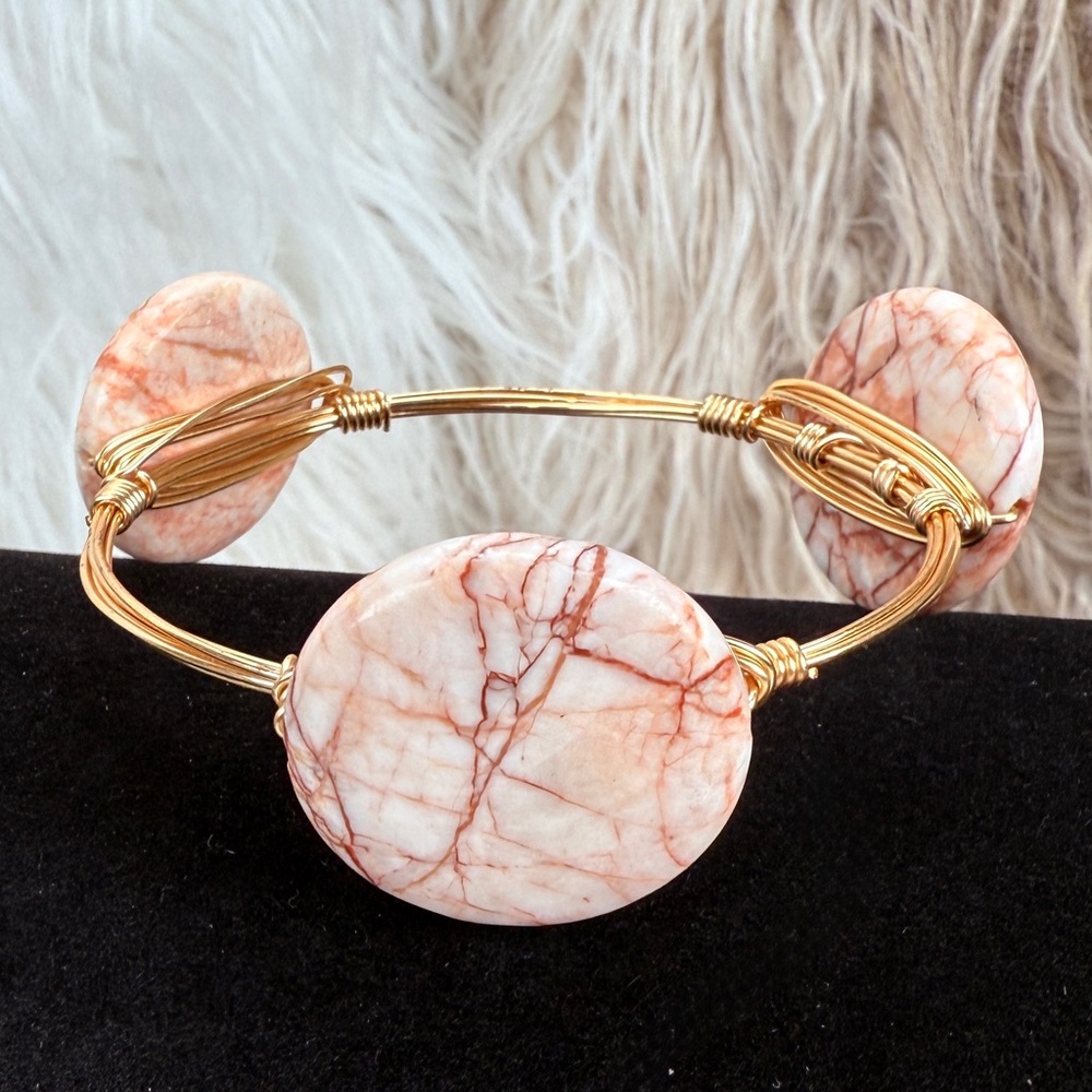 Wired wrapped goldtone, three stone bangle bracelet - Picture 12 of 14